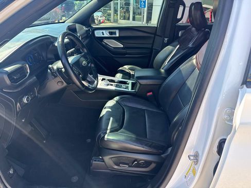 Used 2020 Ford Explorer Platinum w/ Premium Technology Package AWD/4WD image 14