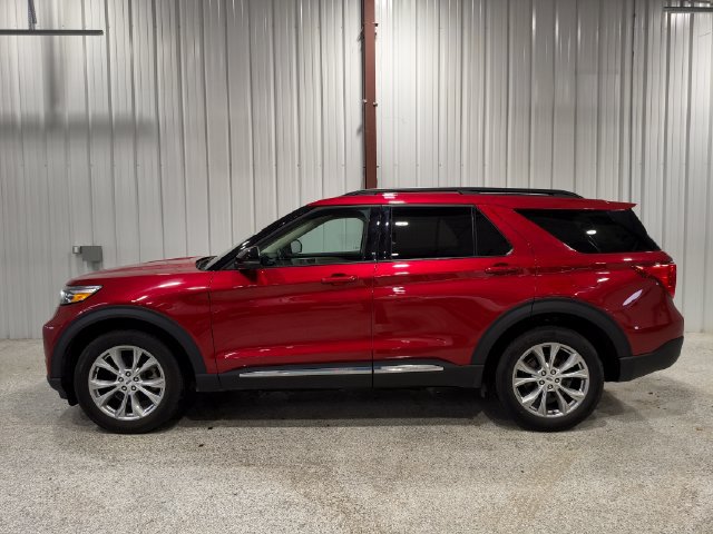 Used 2023 Ford Explorer XLT w/ Equipment Group 202A AWD/4WD image 9
