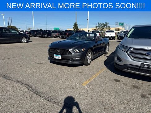 Used 2016 Ford Mustang Convertible RWD image 3