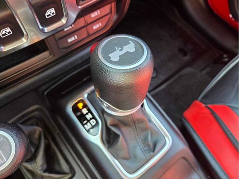 Used 2021 Jeep Wrangler Sport AWD/4WD image 26