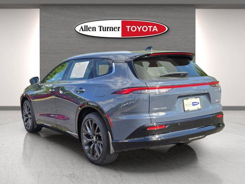 Used 2025 Toyota Crown Signia w/ Advanced Technology Package AWD/4WD image 7
