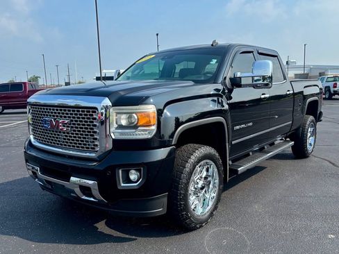 Used 2015 GMC Sierra 2500 Denali AWD/4WD image 3