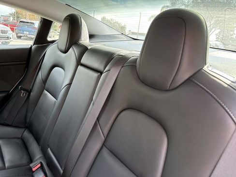Used 2021 Tesla Model 3 Standard Range Plus image 13