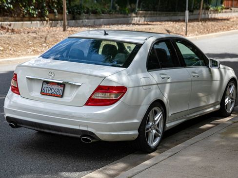 Used 2011 Mercedes-Benz C 300 Sedan image 4