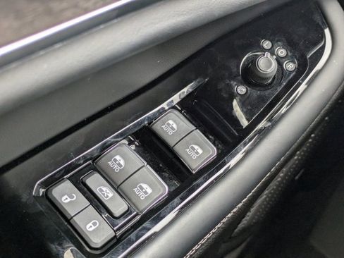 Used 2024 Jeep Grand Cherokee Overland w/ Adv Protech Group III image 26