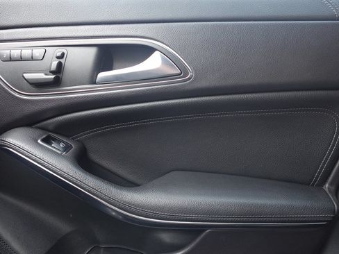 Used 2014 Mercedes-Benz CLA 250 image 9