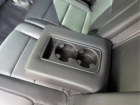 Used 2022 Cadillac Escalade Luxury RWD image 46