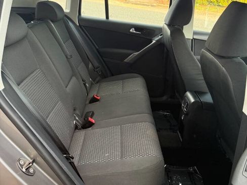 Used 2009 Volkswagen Tiguan S FWD image 13