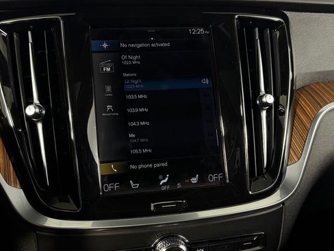 Used 2022 Volvo S60 B5 Momentum image 17