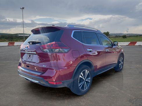 Used 2020 Nissan Rogue SV w/ Sun & Sound Touring Package FWD image 3