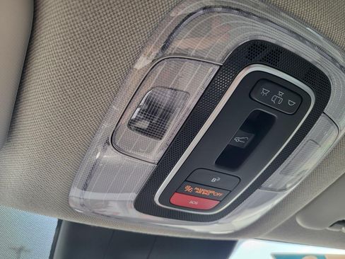 Used 2025 Hyundai Elantra Limited FWD image 24