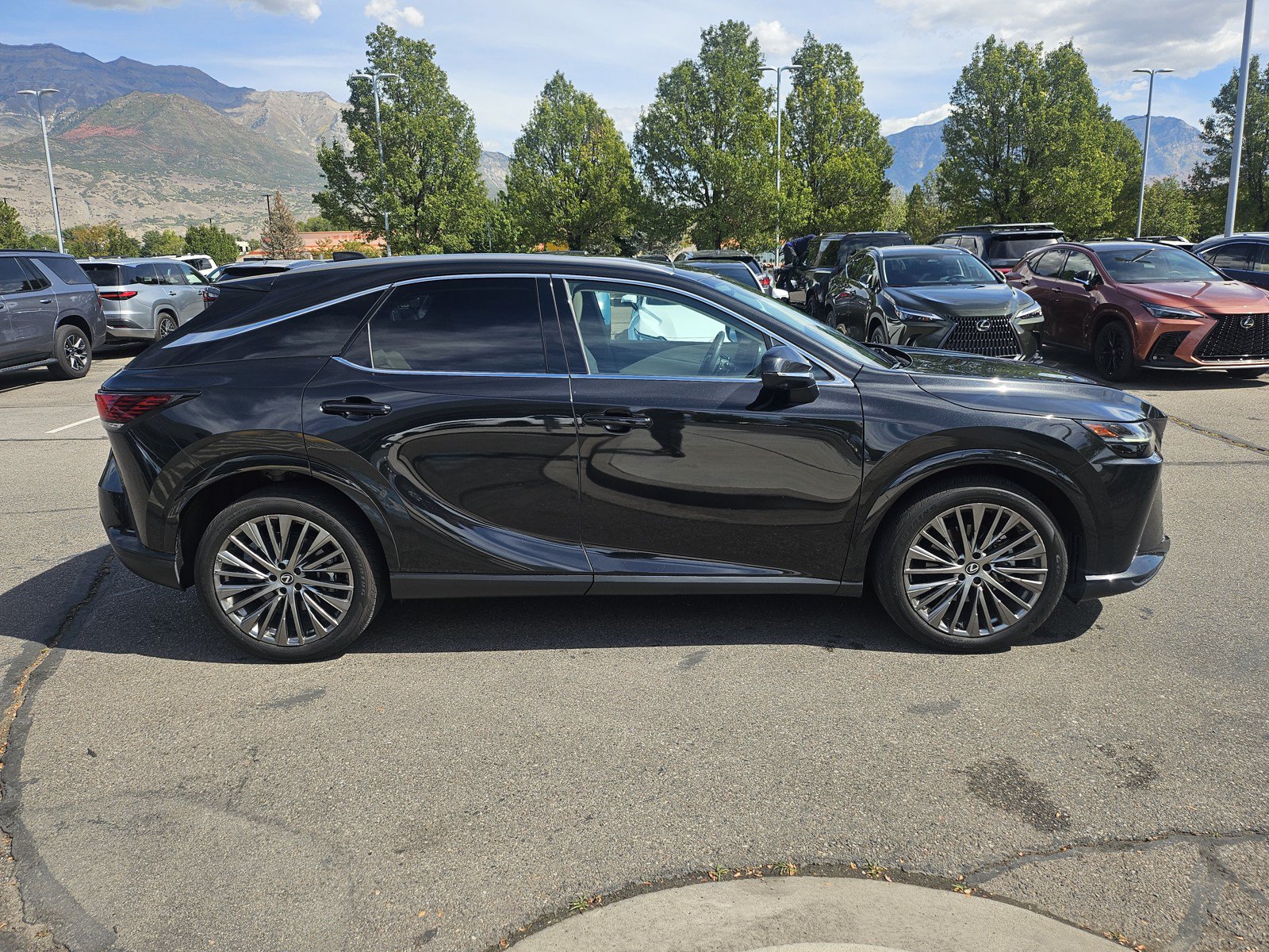 Used 2024 Lexus RX 350 w/ Convenience Package AWD/4WD image 4