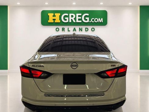 Used 2023 Nissan Altima 2.5 SR FWD image 8