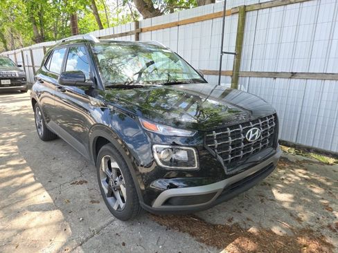 Used 2025 Hyundai Venue SEL image 6