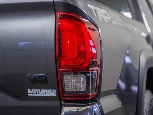 Used 2019 Toyota Tacoma TRD Off-Road image 6