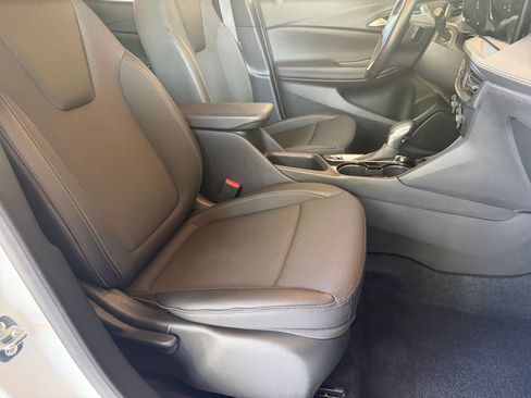 Used 2025 Buick Encore GX Preferred FWD image 35