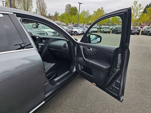 Used 2017 INFINITI QX70 AWD image 28