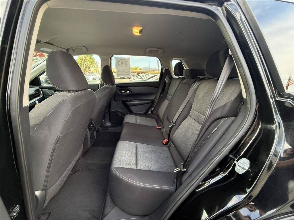 Used 2024 Nissan Rogue SV AWD/4WD image 33