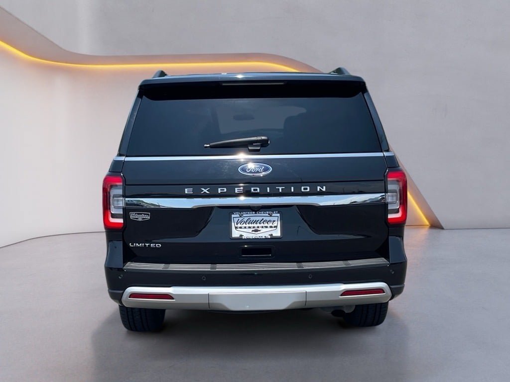 Used 2023 Ford Expedition Limited AWD/4WD image 6