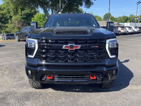 New 2026 Chevrolet Silverado 2500 ZR2 AWD/4WD image 2
