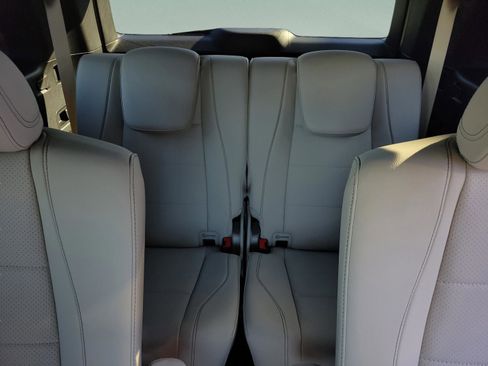 Certified 2025 Mercedes-Benz GLS 450 4MATIC image 15