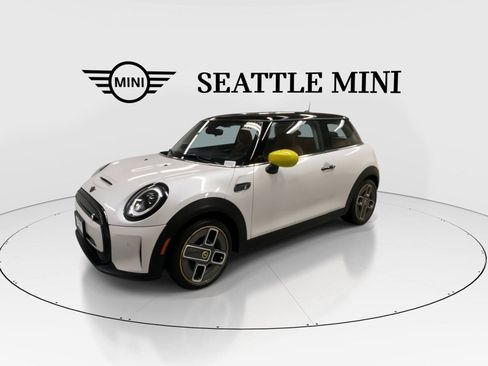 Used 2024 MINI Cooper SE FWD image 5