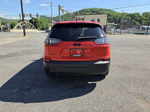 Used 2021 Jeep Cherokee Latitude Plus AWD/4WD image 7