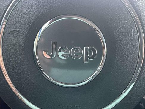 Used 2017 Jeep Wrangler Unlimited Sahara w/ Connectivity Group AWD/4WD image 21