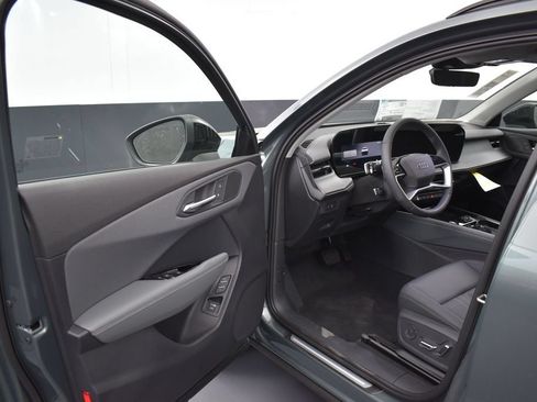 New 2026 Audi Q3 quattro 2.0T AWD/4WD image 5