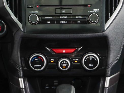 Used 2020 Subaru Forester Premium image 21