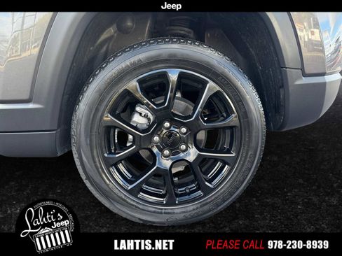 Certified 2022 Jeep Compass Altitude image 8