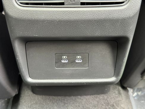 Used 2024 Nissan Rogue SV w/ SV Premium Package FWD image 30