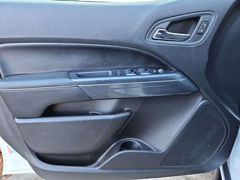 Used 2022 GMC Canyon AT4 image 24