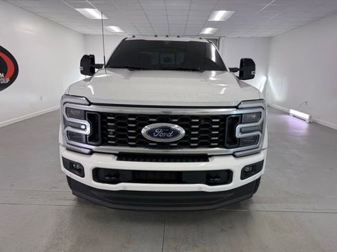 Used 2026 Ford F450 Platinum w/ FX4 Off-Road Package image 2