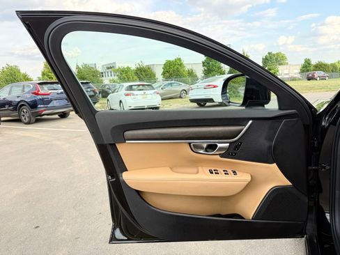 Used 2018 Volvo V90 T5 Cross Country w/ Convenience Package AWD/4WD image 18