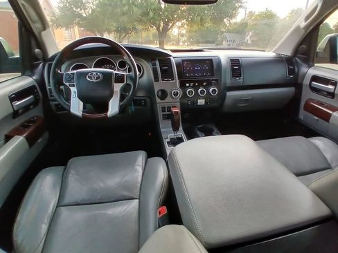 Used 2015 Toyota Sequoia Platinum image 20