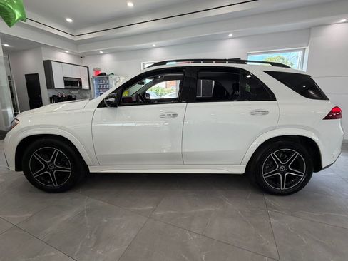 Used 2024 Mercedes-Benz GLE 350 4MATIC w/ AMG Line Exterior image 4