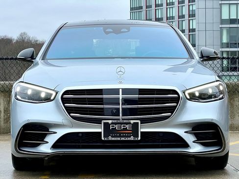 Used 2023 Mercedes-Benz S 580 S 580 image 3
