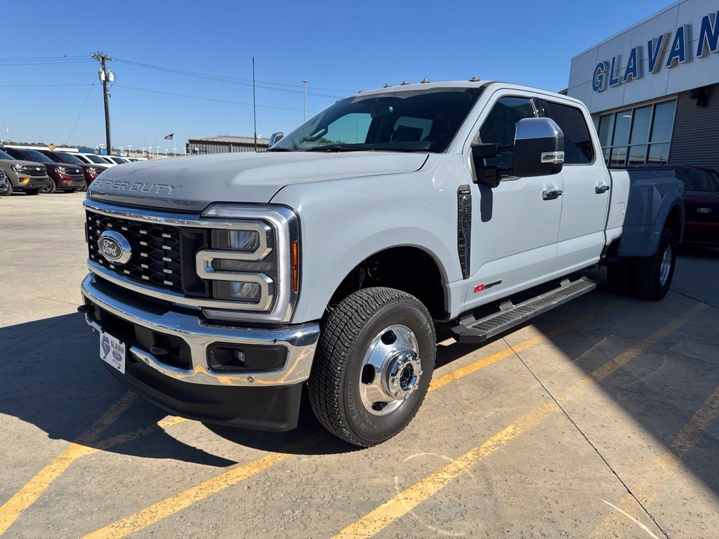 New 2027 Ford F350 Lariat w/ Lariat Premium Package AWD/4WD image 4