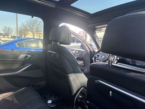 Used 2025 BMW X5 M60i w/ Executive Package image 7