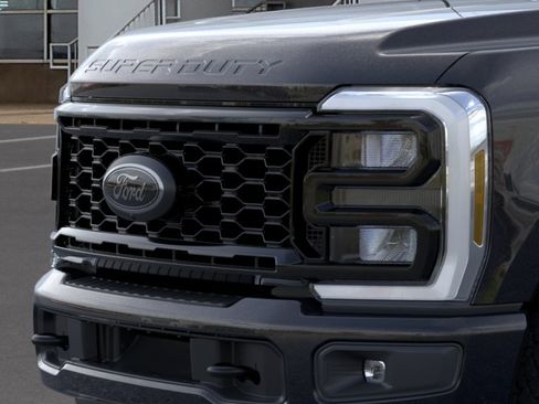 New 2026 Ford F250 XLT w/ XLT Premium Package AWD/4WD image 17