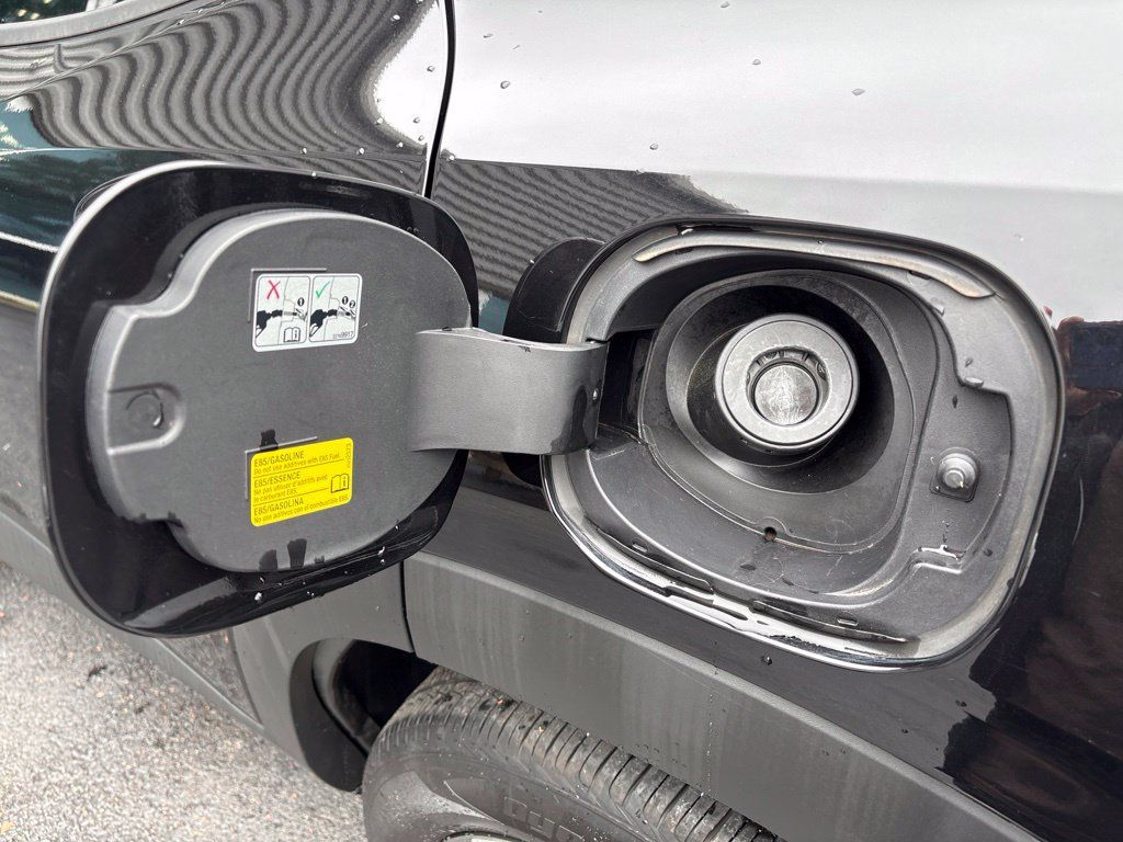 Used 2025 Chevrolet Trax LT FWD image 10
