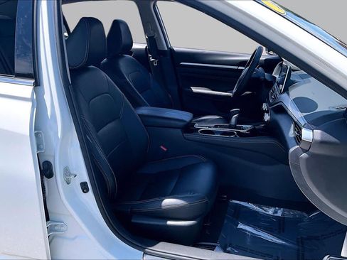 Used 2022 Nissan Altima 2.5 SL FWD image 8