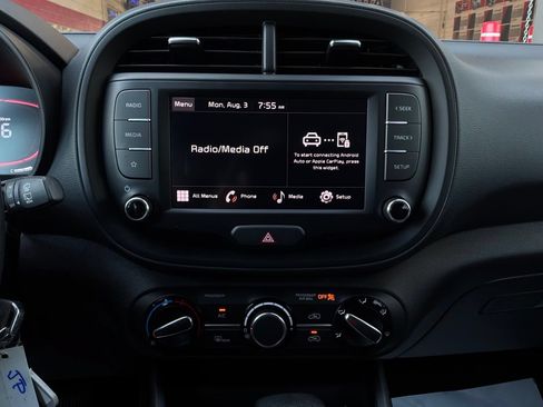 Used 2025 Kia Soul LX w/ LX Technology Package FWD image 24