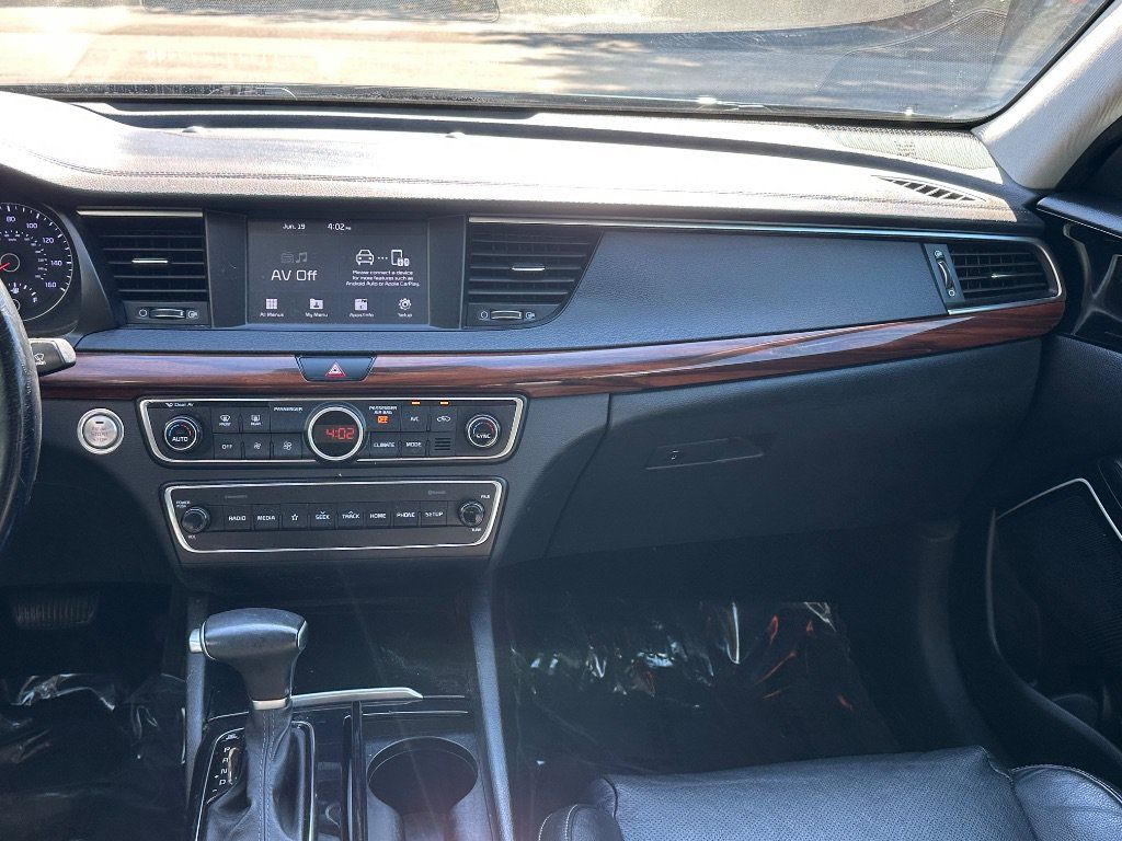 Used 2019 Kia Cadenza Premium FWD image 28