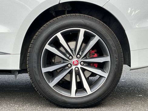 Used 2023 Jaguar F-PACE R-Dynamic S image 13