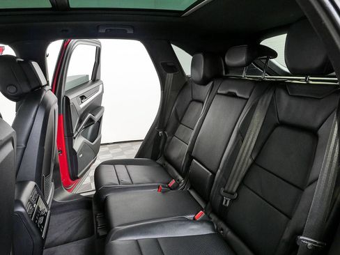 Certified 2024 Porsche Cayenne AWD/4WD image 23