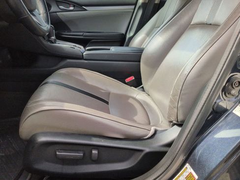 Used 2018 Honda Civic Touring image 16