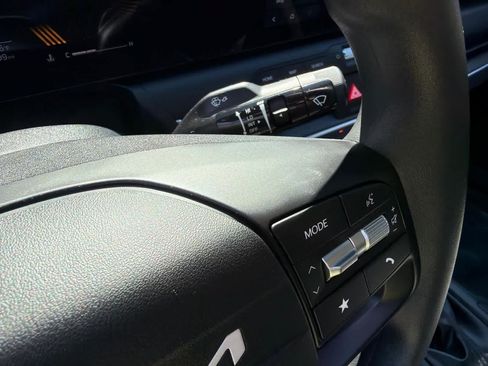Used 2025 Kia K4 FWD image 18