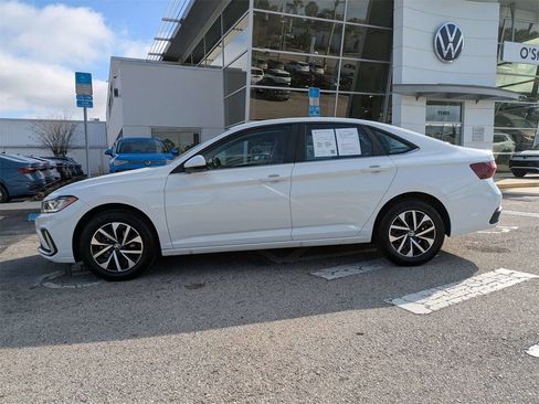 Certified 2025 Volkswagen Jetta S image 3